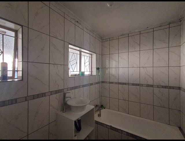 3 BEDROOM FREESTANDING FOR SALE IN RANDLESPARK